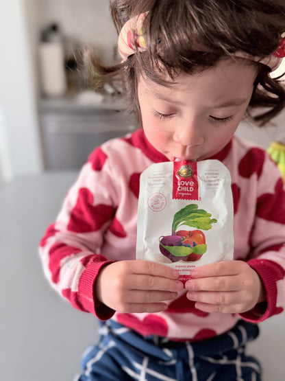 Love Child Organics - Táo, dâu tây, Củ dền & Việt quất